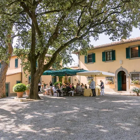 Delia And Cooking School Hotel