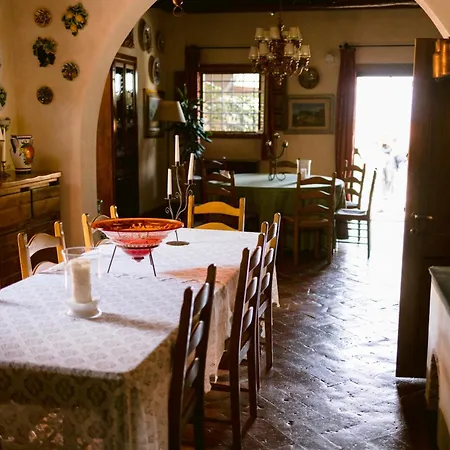 Hotel Delia And Cooking School