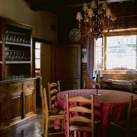 Delia And Cooking School Hotel